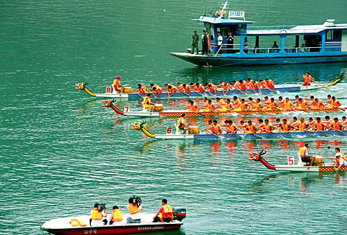 重慶市第七屆芙蓉江龍舟節(jié)現場圖片